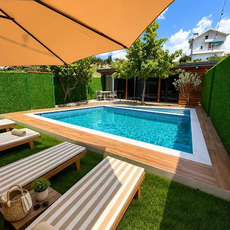Wooden Eilin 3 Villa Tiran